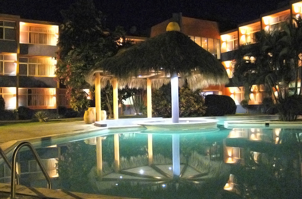 mexico - tehuantepec - calli_hotel_pool_01