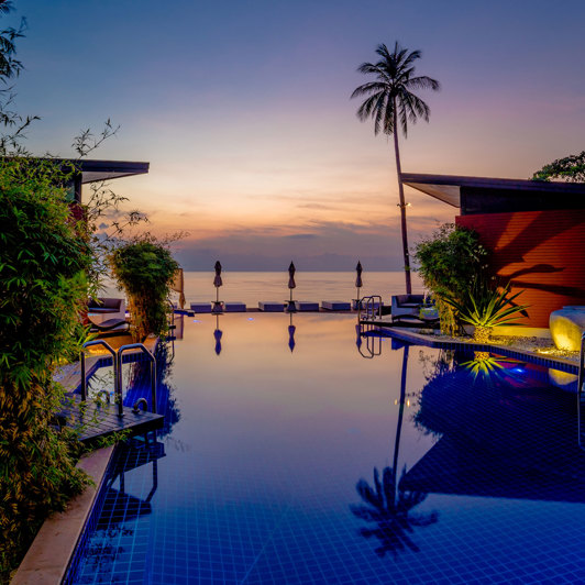 Poolside Villa Sunrise 3