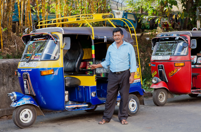 sri lanka - kandy_tuktuk_01