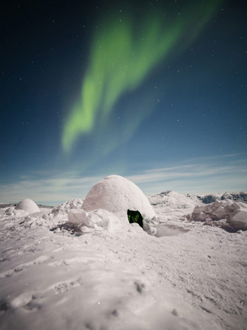 Igloo And Northern Light @Ása Steinar 2020