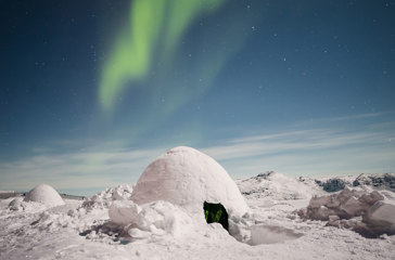 Igloo And Northern Light @Ása Steinar 2020