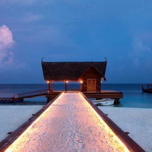 moofushi maldives main jetty 1