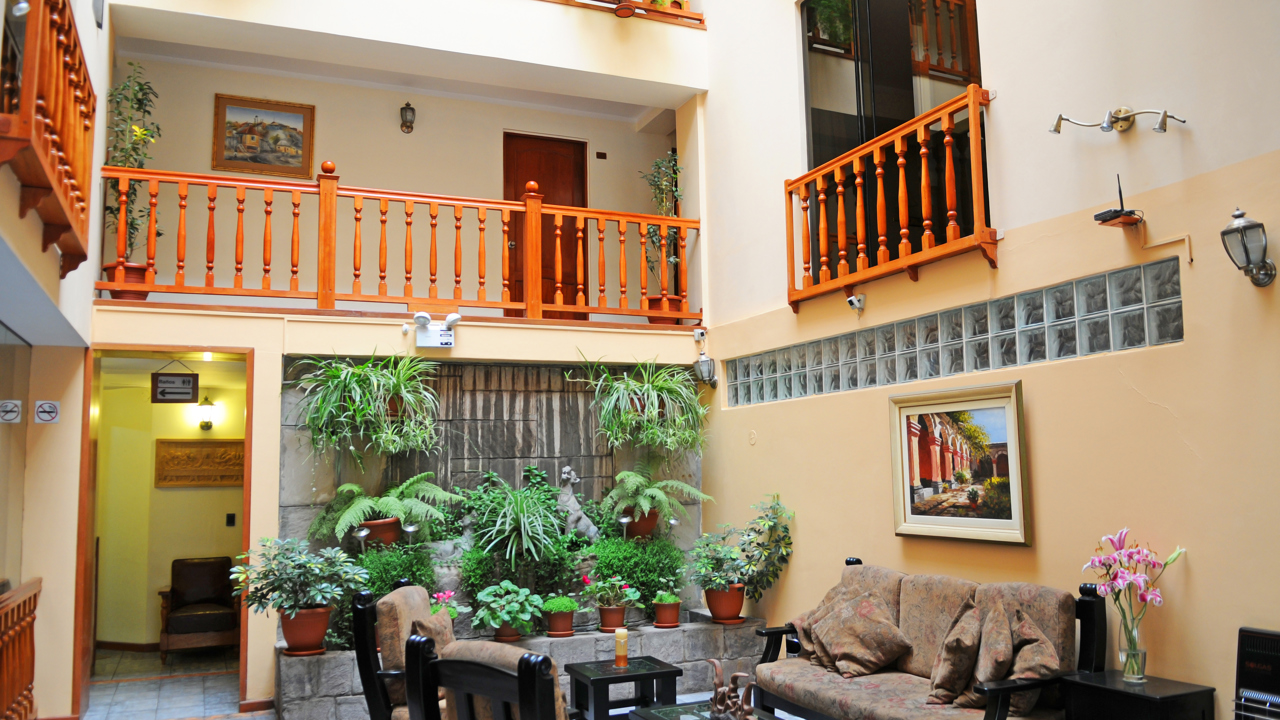 peru - cuzco - hotel ruinas_altan_lobby_02