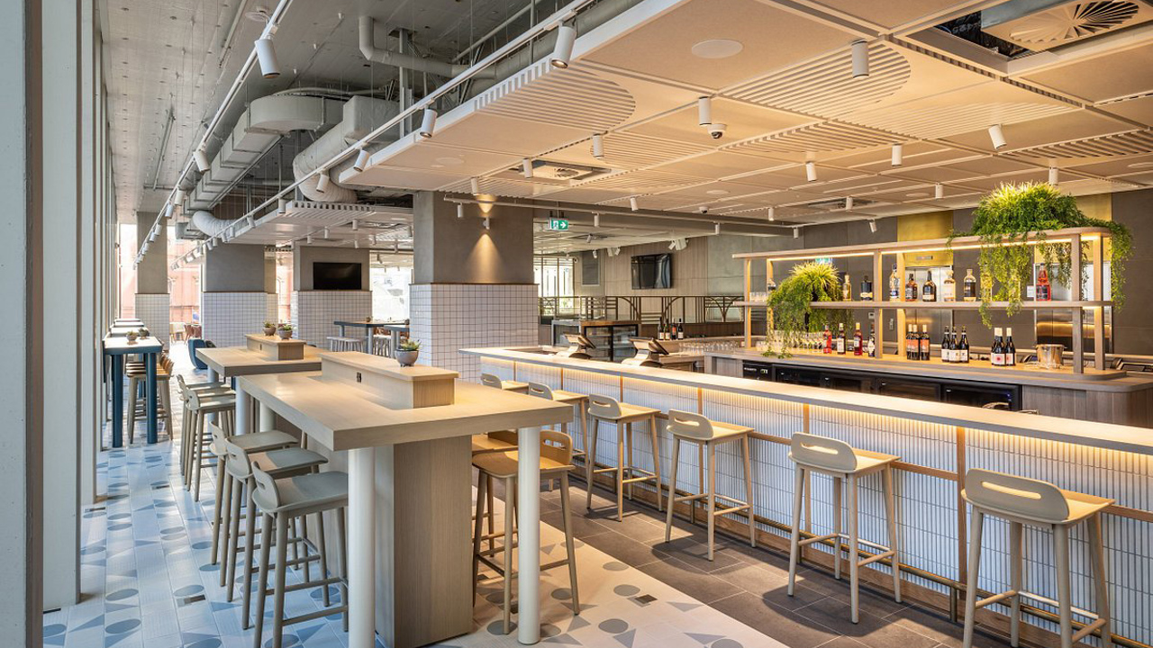 Holiday Inn Express Auckland New Zealand Bar
