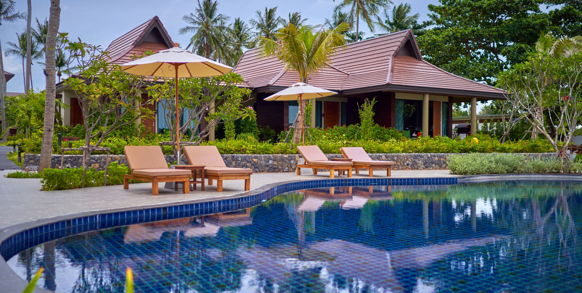 Khanom Beach Resort And Spa Pool 04