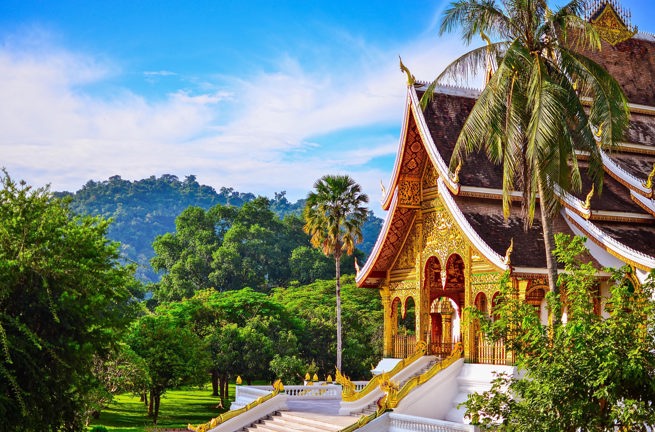 laos - temple luang prabang_83504134