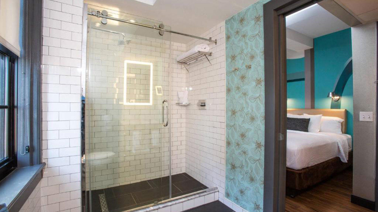 Fairfield Inn And Suites By Marriott Downtown Center City Bad 01