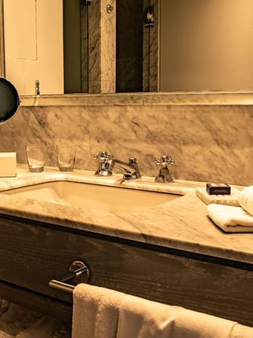 The Singular Santiago Lastarria Hotel Classic Room Bath