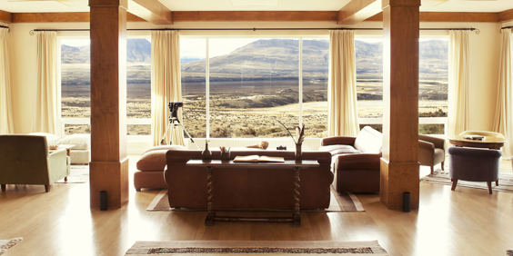 Living Room Med Panorama Vinduer