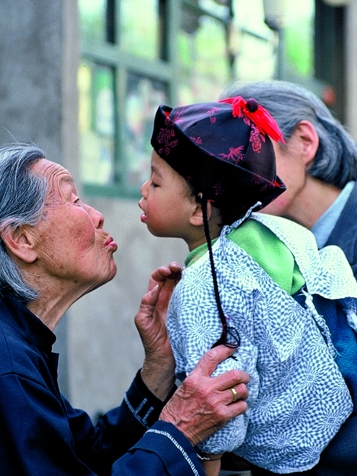 kina - kina_befolkning_kvinde_dreng_kys_01