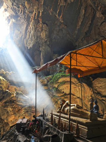 laos - vang vieng_tham phoukham grotten_02