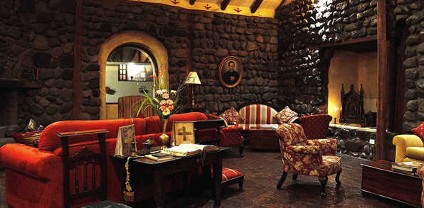 hacienda santa ana lounge_01