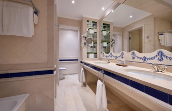 The Mar De Ar Muralhas Hotel Bad