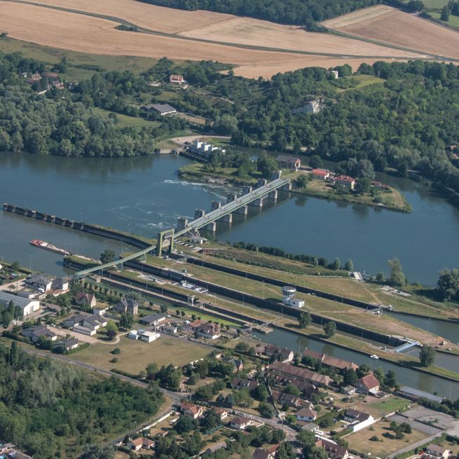 Normandiet La Garenne Slusen 690737509