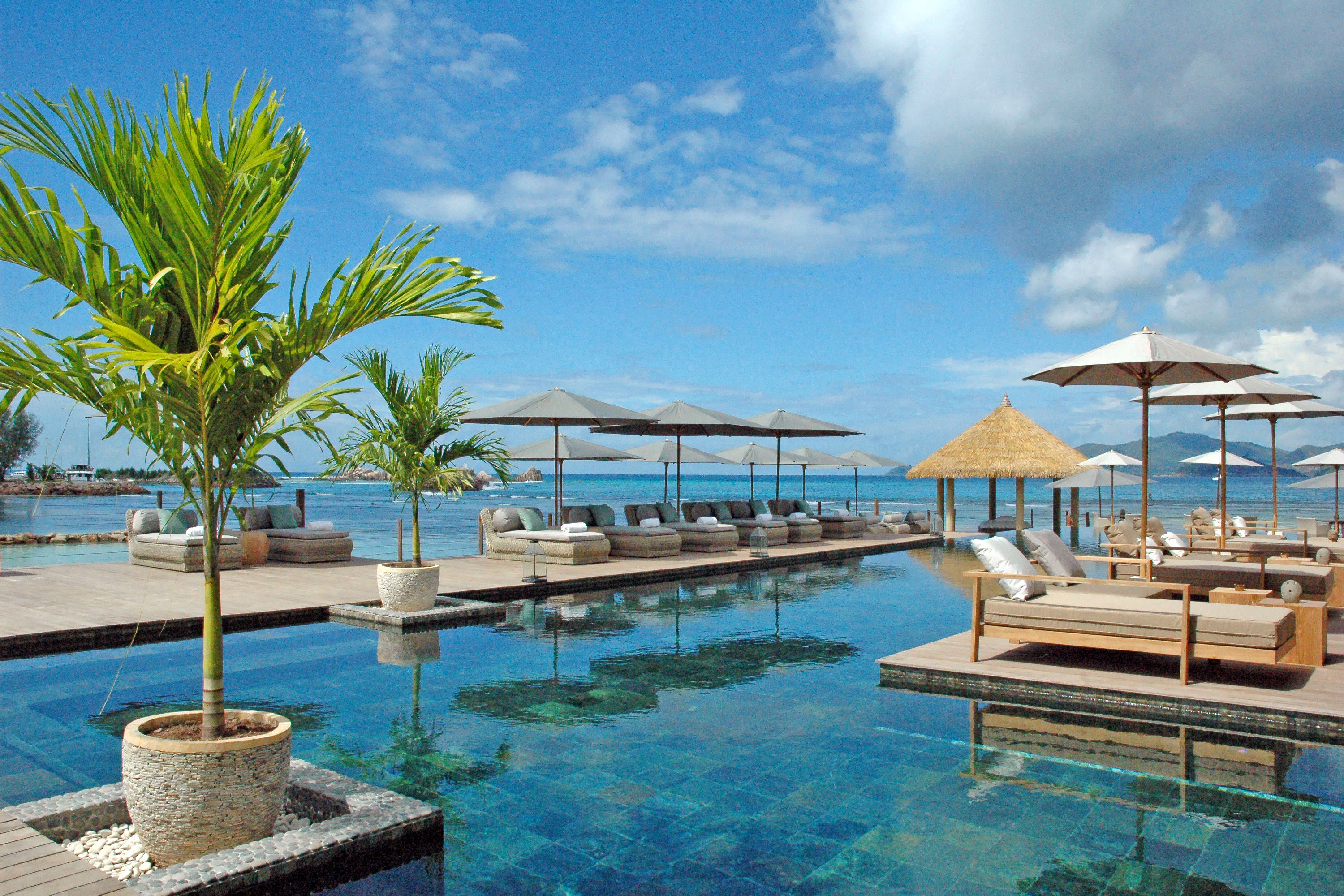 Masonstravel Ledomaineorangerie Seafront Pool Area
