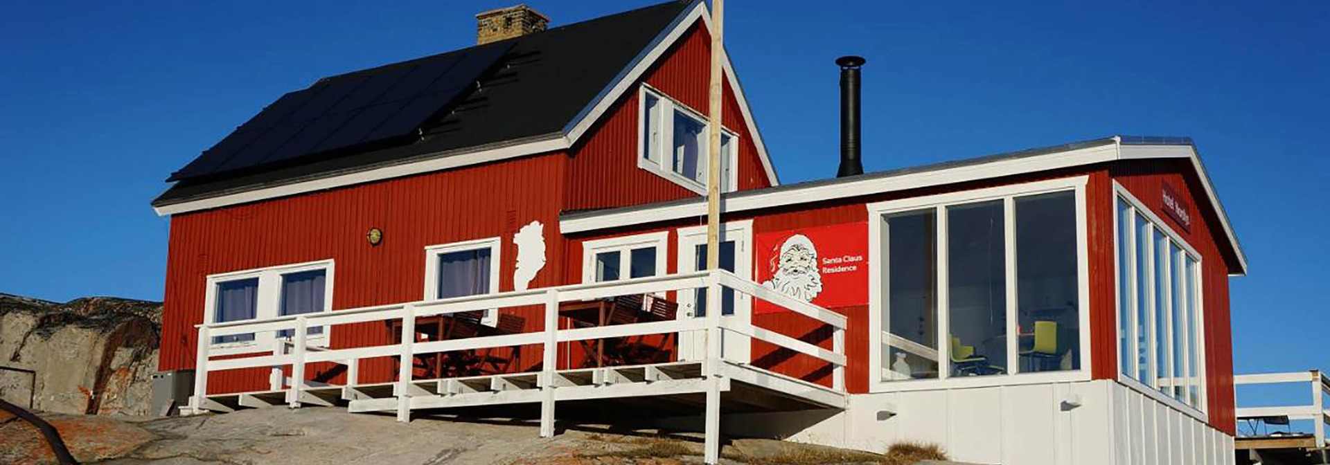 Gronland Oqaatsut Hotel Nordlys Udefra 01