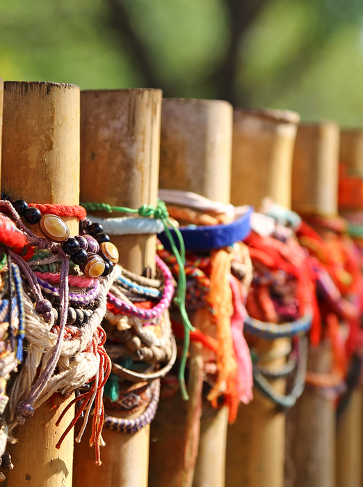 cambodia - phnom pehn_killing fields armbaand_01_hf