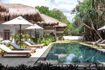 Halcyon Mawella Beach Hotel Pool 03