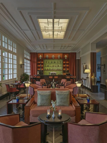 Vietnam Azerai La Residence Bar 01