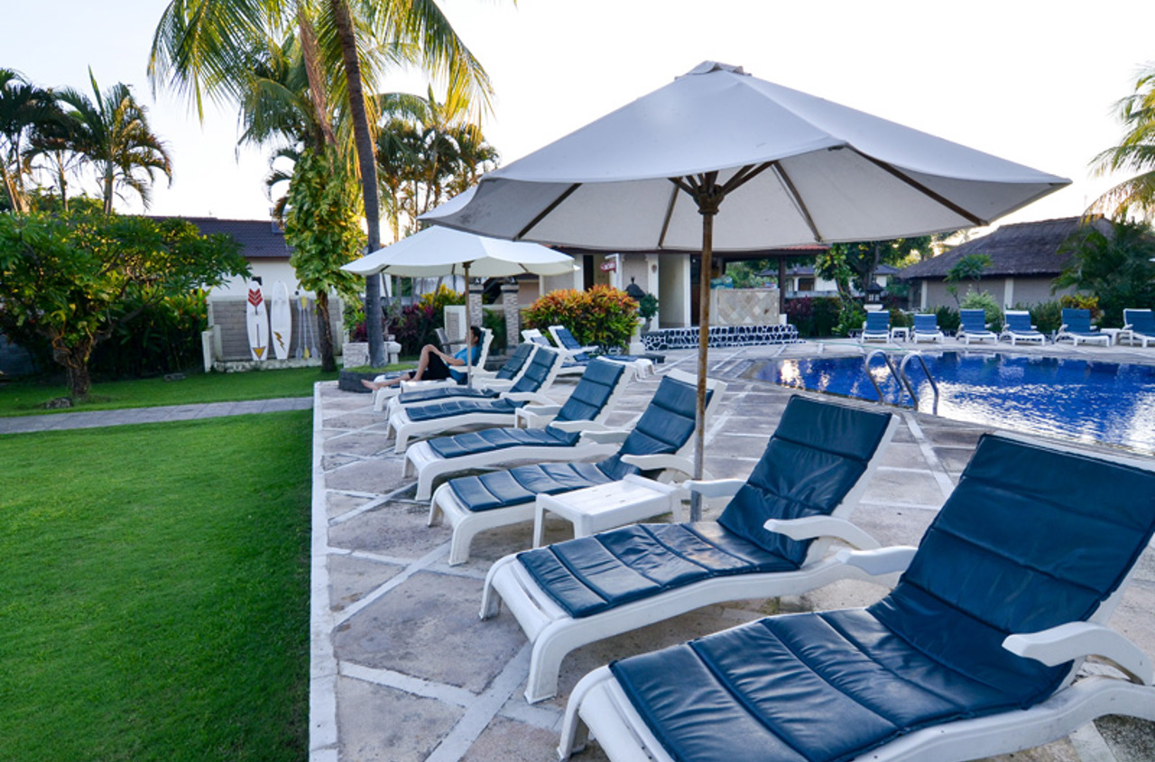 bali - lovina - aneka lovina_pool_02