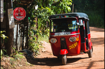 sri lanka - sigiriya_landsby_tuktuk_02