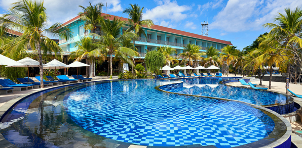 Mahagiri Resort Nusa Lembongan Pool 01