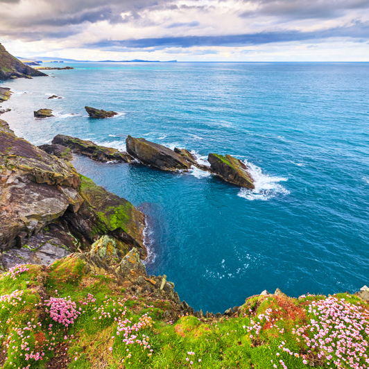 Forblæste øer og skær udgør Shetlandsøerne