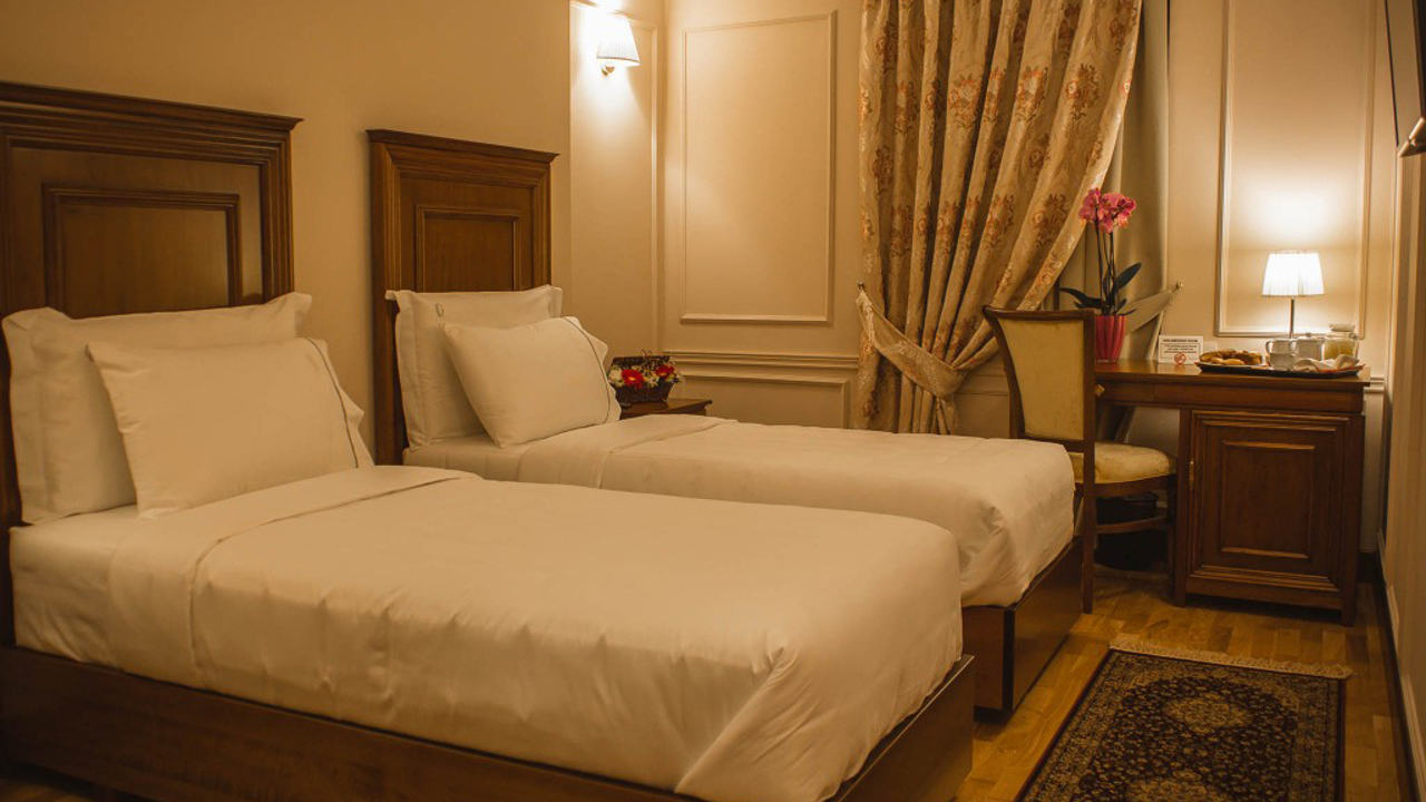 Hotel Opera Twin Room 01