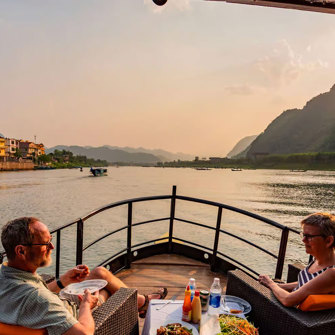 Du Thuyen Ngam Hoang Hon 1