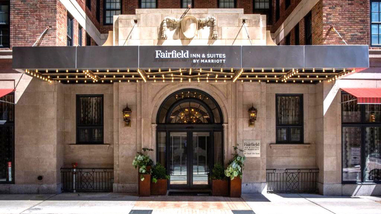 Fairfield Inn And Suites By Marriott Downtown Center City Front