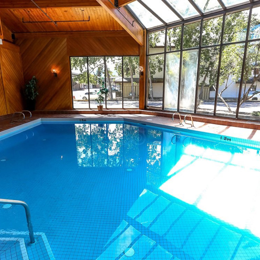 Chateau Jasper Pool 01