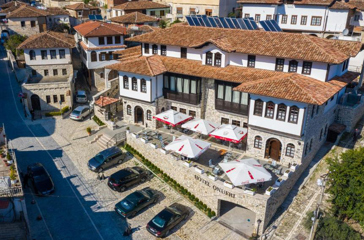 Hotel Onufri Facade 01