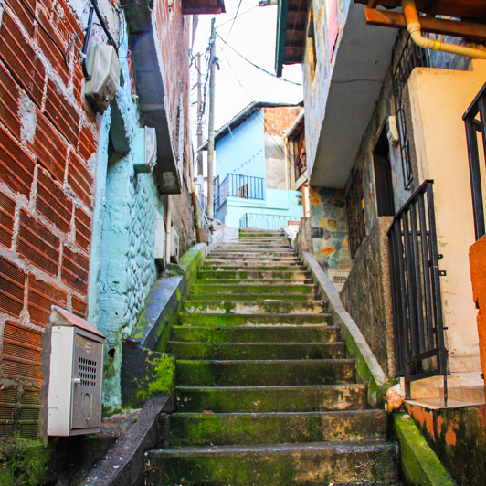 colombia - colombia_medellin_trappe_01