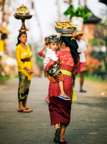 bali - ubud_befolkning_kvinde_dreng_01