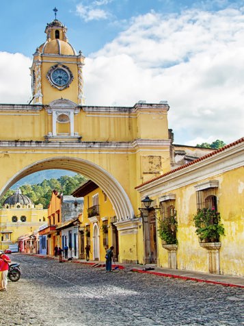 Derefter Puerto Quetzal med udflugt til Antigua