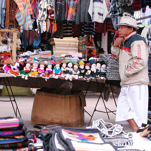 ecuador_otavalo_poncho mercado_03_hf