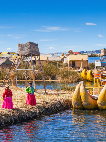 Ved titicacasøen besøger vi urosindianerne, der bor på sivøer