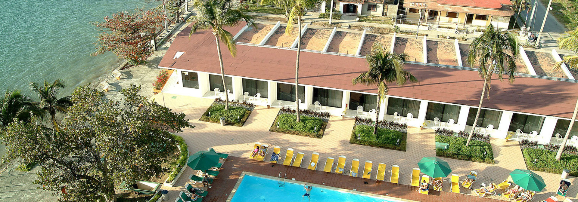 cuba - cienfuegos - jagua hotel_pool