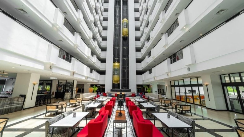 Travelodge Hotel Lobby 1