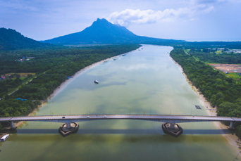 Kuching Satubong River Mountain