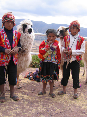 Peruvianerne klæder sig smukt i produkter strikket af alpacauld