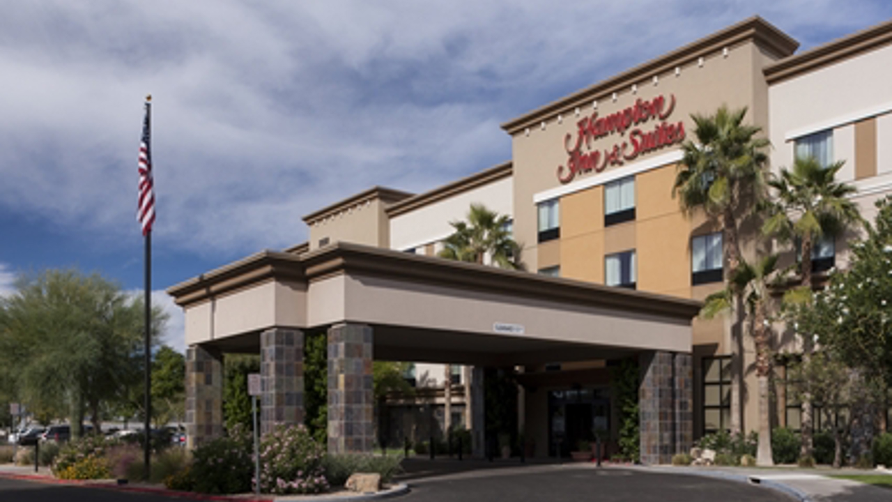 usa - hampton inn phoenix facade
