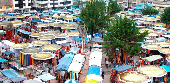 ecuador_otavalo_poncho mercado_02