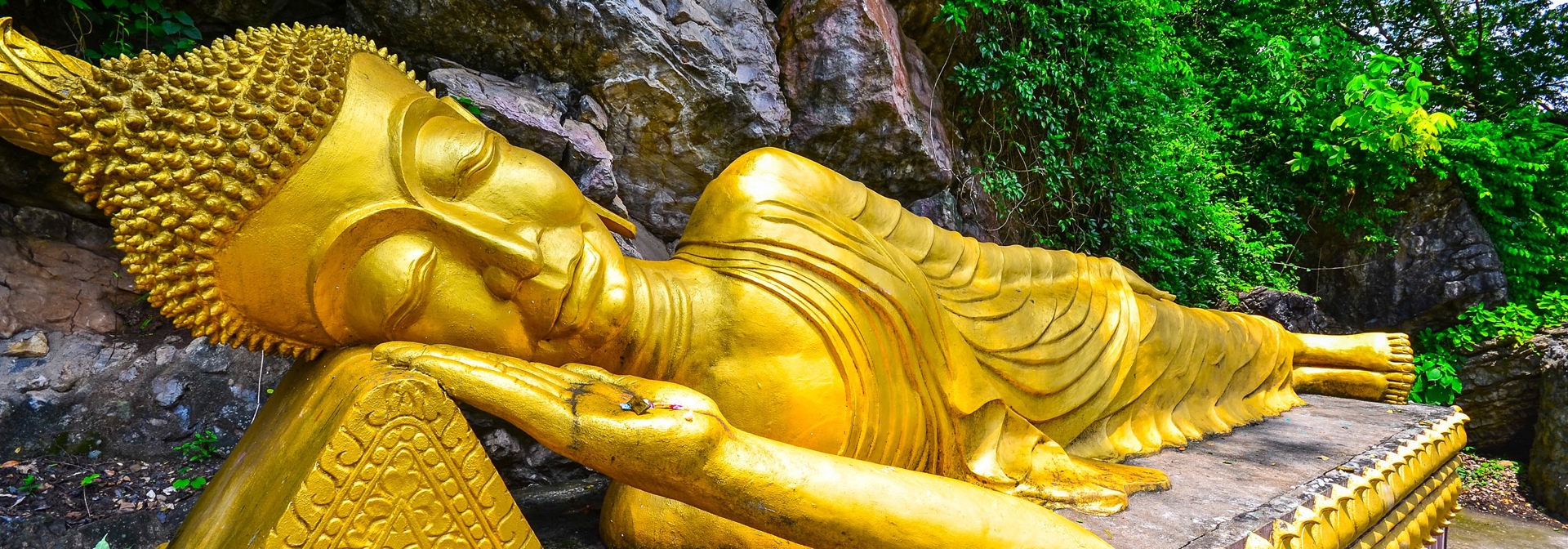 laos - lung prabang_sleeping buddha_01