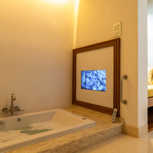 Let S Sea Pool Access Lazzzzz Suite Jacuzzi & TV In Bathroom