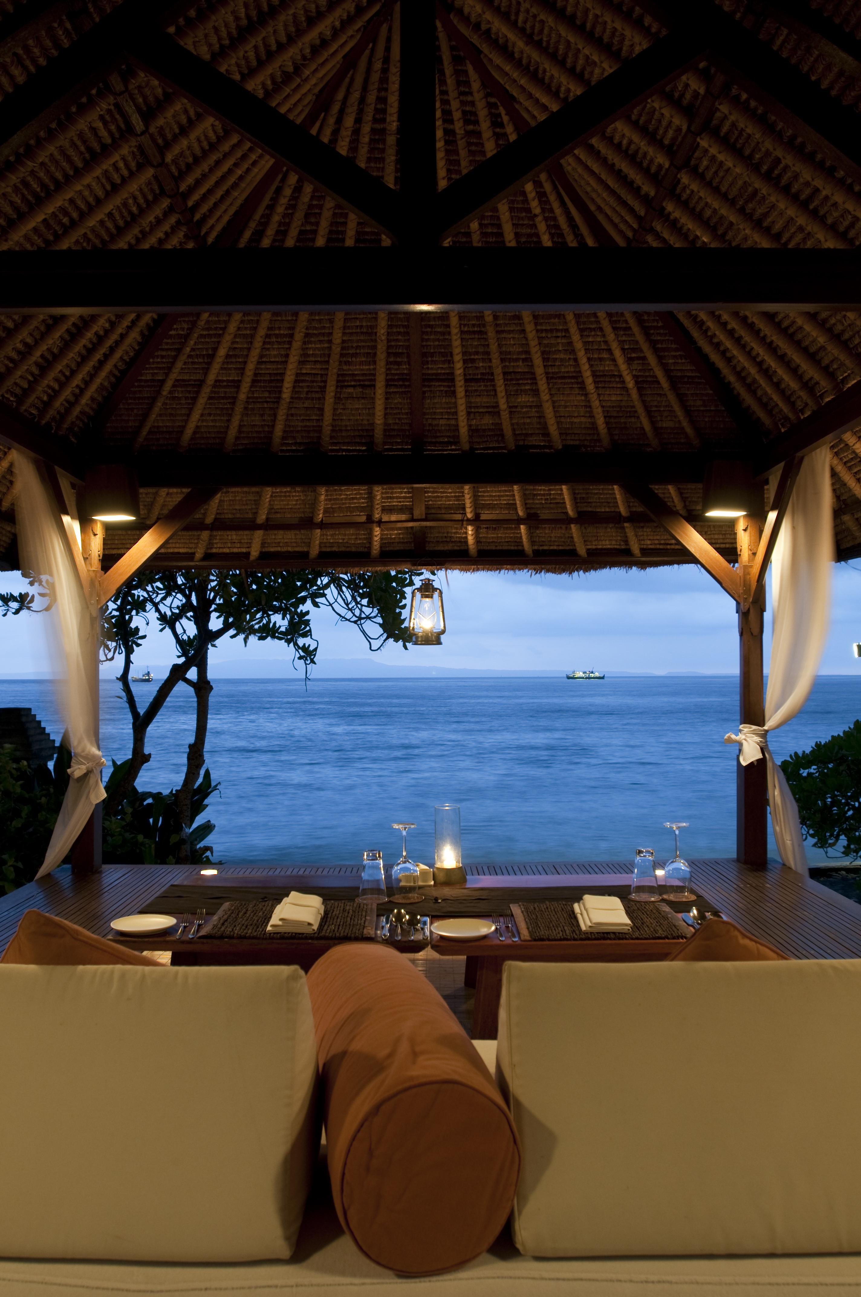 bali - candi dasa - alilamanggis dining bale