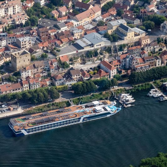 Vi sejler fra Paris og lægger bl.a. til i Conflans-Sainte-Honorine...