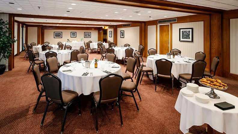 Chateau Jasper Restaurant