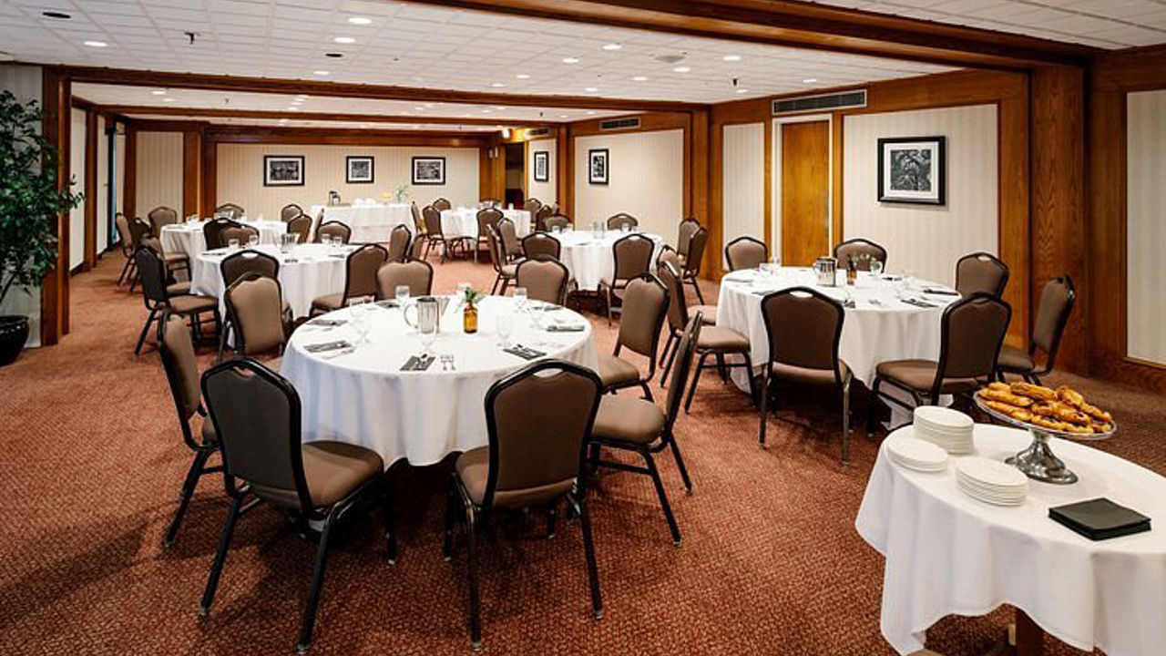 Chateau Jasper Restaurant
