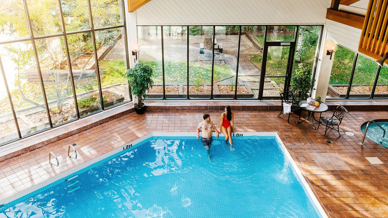 Chateau Jasper Pool